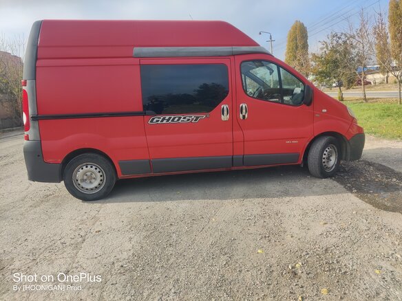 2010 Renault Trafic, красный, 990000 рублей - вид 11