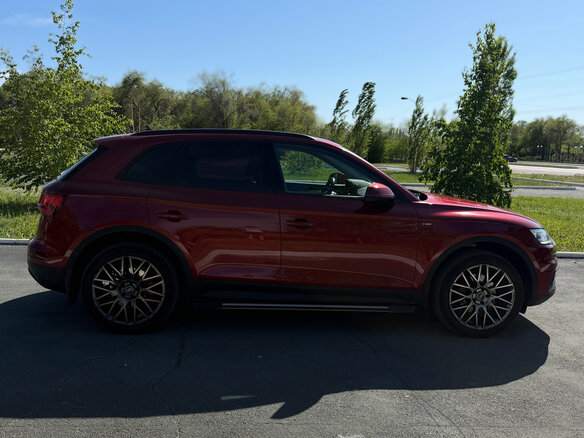2017 Audi Q5 II (FY), красный, 3300000 рублей - вид 2