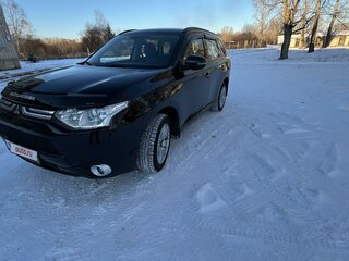 2012 Mitsubishi Outlander III, чёрный, 1630000 рублей, вид 3