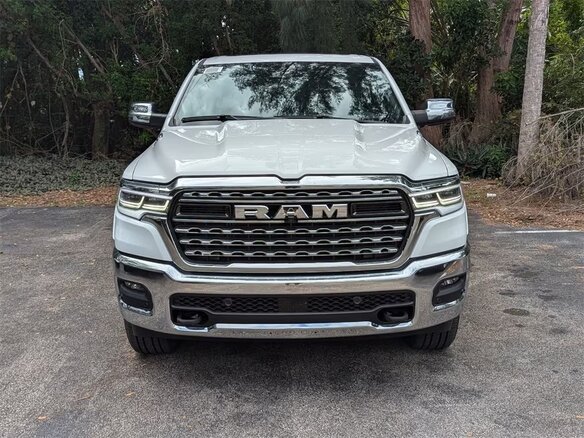2025 Ram 1500 Crew Cab V Рестайлинг, серебристый, 10134960 рублей - вид 1