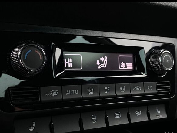 2021 Skoda Rapid II, красный, 1700000 рублей - вид 11