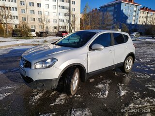 2010 Nissan Qashqai I Рестайлинг, серебристый, 820000 рублей, вид 2