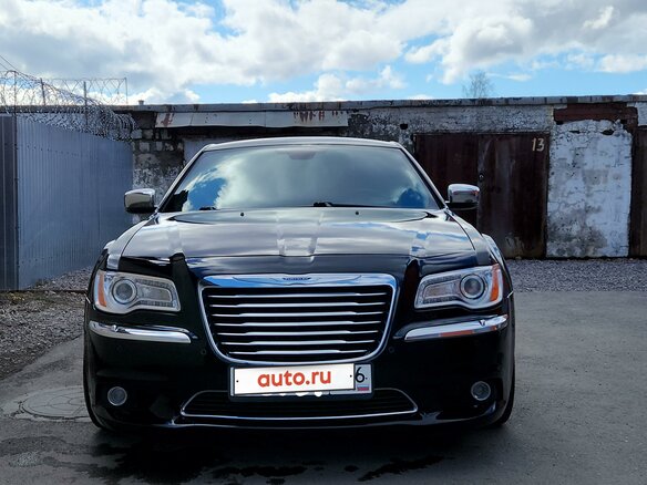 2012 Chrysler 300C II, чёрный, 2490000 рублей - вид 1