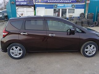 2019 Nissan Note II Рестайлинг, коричневый, 1095000 рублей, вид 4
