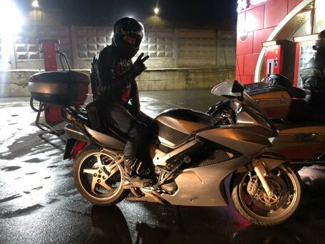 2005 Honda VFR 800, серебристый, 580000 рублей, вид 2