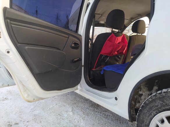2011 Renault Logan I Рестайлинг, белый, 330000 рублей - вид 13