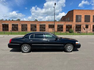 2011 Lincoln Town Car III Рестайлинг, чёрный, 4000000 рублей, вид 3