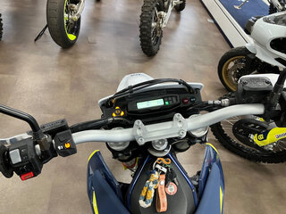 2024 Husqvarna 701 Enduro, белый, 1100000 рублей, вид 3