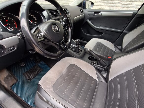 2016 Volkswagen Jetta VI Рестайлинг, синий, 550000 рублей - вид 5