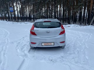 2011 Hyundai Solaris I, серебристый, 729000 рублей, вид 3