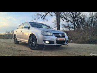 2010 Volkswagen Jetta V, серебристый, 530000 рублей, вид 4