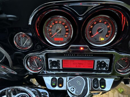 2012 Harley-Davidson CVO, серый, 1600000 рублей, вид 5