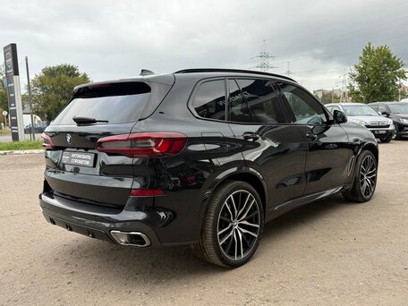 2020 BMW X5 M50d IV (G05/G18), чёрный, 6850000 рублей, вид 4