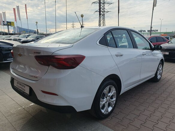 2023 Chevrolet Onix II, белый - вид 3