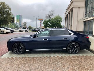 2022 BMW i7 xDrive60 I (G70), синий, 14900000 рублей, вид 2
