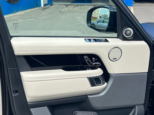 2020 Land Rover Range Rover Long IV Рестайлинг, чёрный, 8500000 рублей - вид 11