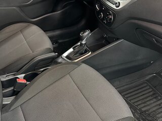 2020 Hyundai Solaris II, белый, 1700000 рублей, вид 5