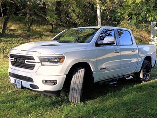 2022 Ram 1500 Crew Cab eTorque V, белый, 7150000 рублей, вид 2