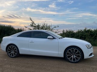 2014 Audi A5 I (8T) Рестайлинг, белый, 1500000 рублей, вид 1