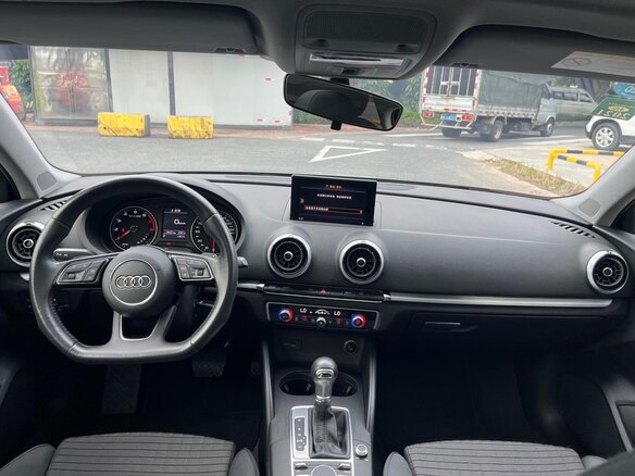 2018 Audi A3 III (8V) Рестайлинг, серебристый, 1670700 рублей - вид 15