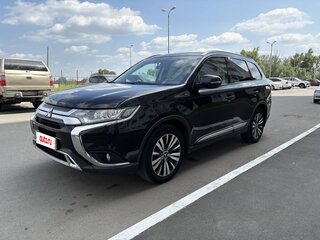 2019 Mitsubishi Outlander III Рестайлинг 3, чёрный, 2550000 рублей, вид 3