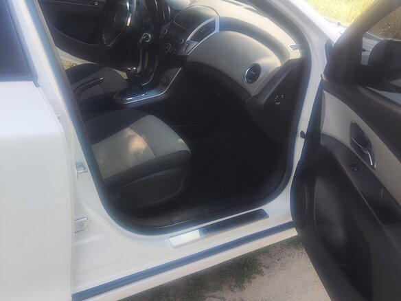 2012 Chevrolet Cruze I Рестайлинг, белый, 720000 рублей - вид 9