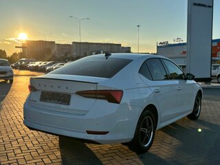 2021 Skoda Octavia IV (A8), белый, 2200000 рублей, вид 4