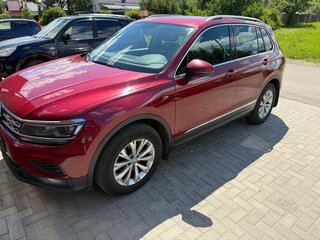 2017 Volkswagen Tiguan II, красный, 1950000 рублей, вид 4
