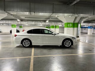 2014 BMW 5 серии 528i xDrive VI (F10/F11/F07) Рестайлинг, белый, 1949000 рублей, вид 5