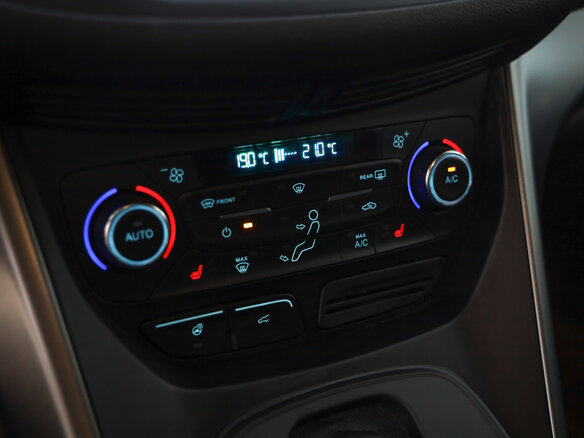 2019 Ford Kuga II Рестайлинг, чёрный, 1759046 рублей - вид 18