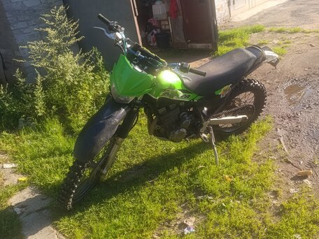 2004 Kawasaki KL 250, зелёный, 135000 рублей, вид 2