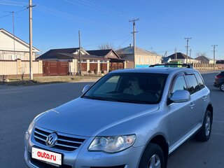2007 Volkswagen Touareg I Рестайлинг, серебристый, 1200000 рублей, вид 1