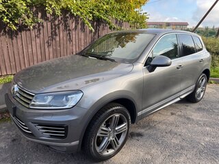 2015 Volkswagen Touareg II Рестайлинг, серый, 3850000 рублей, вид 1