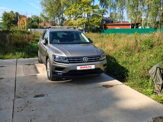 2017 Volkswagen Tiguan II, бежевый, 1949000 рублей, вид 1