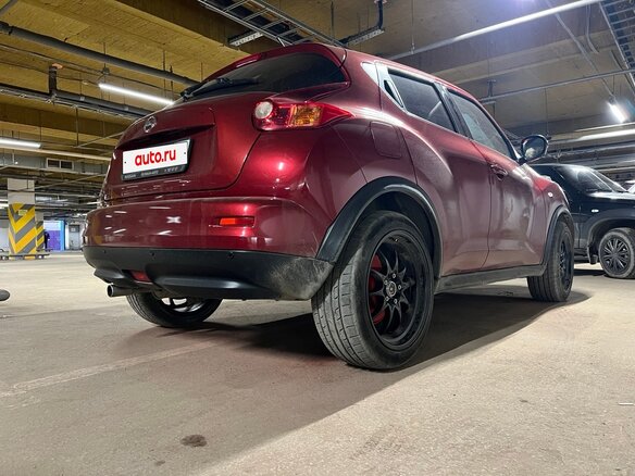 2012 Nissan Juke I, красный - вид 3