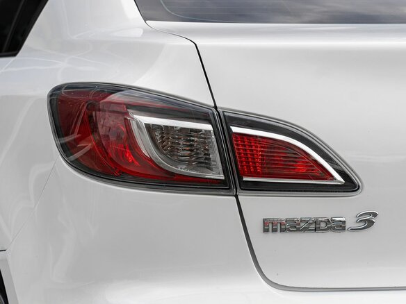2012 Mazda 3 II (BL) Рестайлинг, белый, 710000 рублей - вид 11
