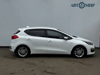 2017 Kia Ceed II Рестайлинг, белый, 1009000 рублей, вид 4