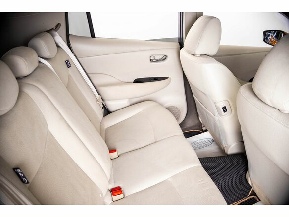2015 Nissan Leaf 30kWh I (ZE0/AZE0), оранжевый - вид 8