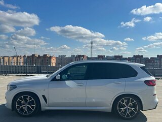 2021 BMW X5 40i IV (G05/G18), белый, 8590000 рублей, вид 2