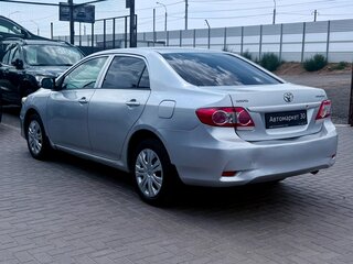 2010 Toyota Corolla X (E140, E150) Рестайлинг, серебристый, 949990 рублей, вид 4