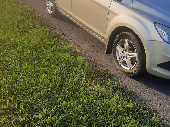 2009 Ford Focus II Рестайлинг, серебристый, 590000 рублей - вид 2