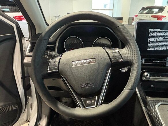 2026 Haval M6 II, белый - вид 3