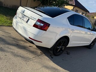2018 Skoda Octavia III (A7) Рестайлинг, белый, 1749000 рублей, вид 4