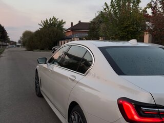 2020 BMW 7 серии Long 740Li xDrive VI (G11/G12) Рестайлинг, белый, 7200000 рублей, вид 4