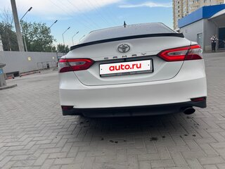 2018 Toyota Camry VIII (XV70), белый, 1650000 рублей, вид 4