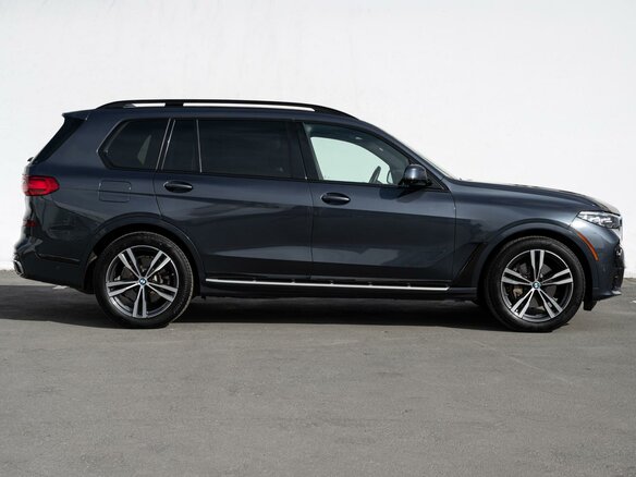 2021 BMW X7 40i I (G07), серый, 8799000 рублей - вид 4