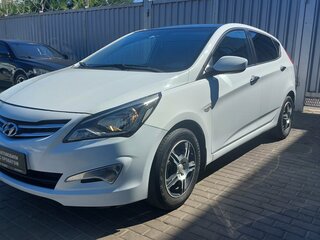 2014 Hyundai Solaris I Рестайлинг, белый, 639000 рублей, вид 1