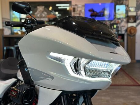 2025 Harley-Davidson CVO Road Glide ST, серебристый, 5250000 рублей, вид 5