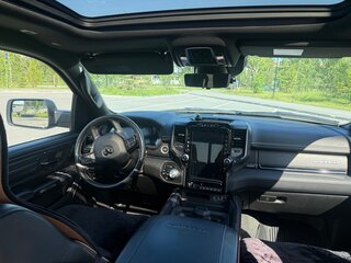 2023 Ram 1500 Quad Cab V, белый, 8550000 рублей, вид 4