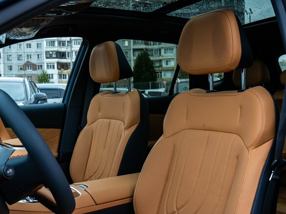 2026 Geely EX5 Гибрид EM-R, синий, 3829990 рублей - вид 9